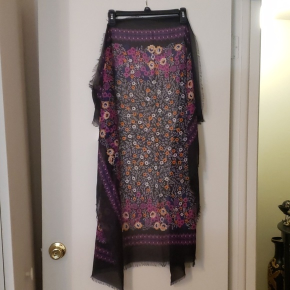 ๐๏ธ Flowered Patterned Rectangle Scarf - Picture 5 of 5